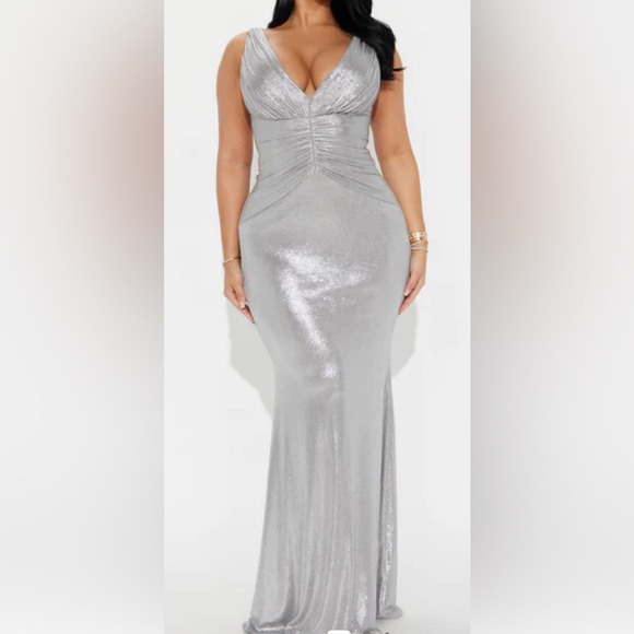 Fashion Nova Dresses & Skirts - NWT FASHION NOVA Maxi Metallic Sliver Gown Sz 1X